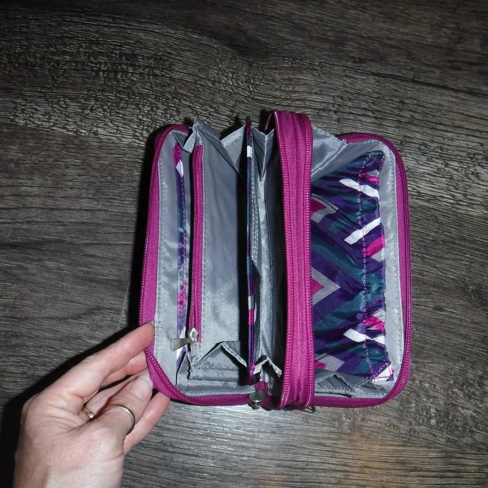 LUG Pink Quilted Wristlet Wallet Travel Organizer Pouch‎
